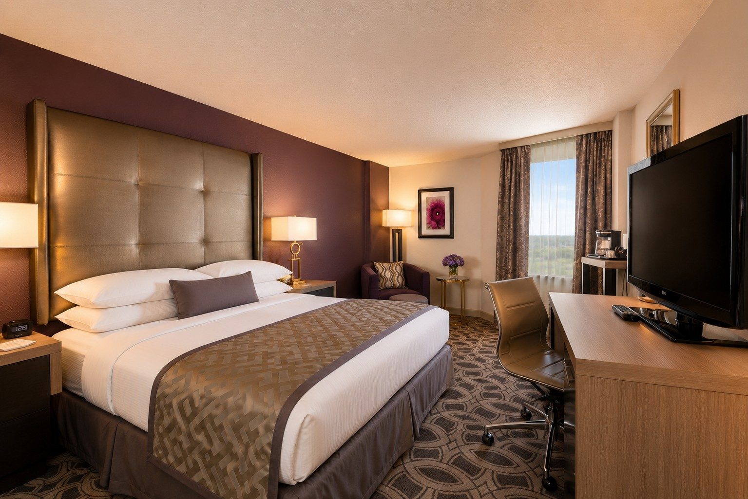 King room with work desk at hotel near Research Park Orlando and UCF